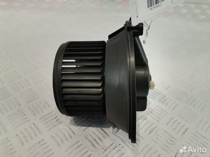 Моторчик печки для Opel Corsa D 55702446