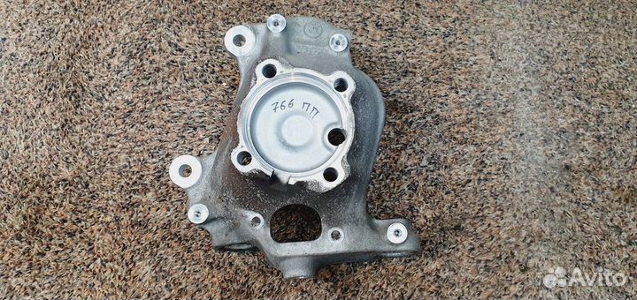 Кулак поворотный передний правый BMW E60\61