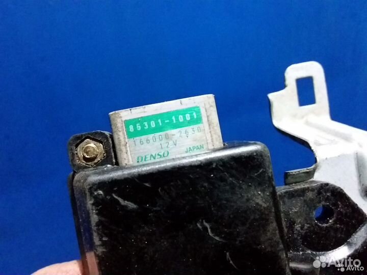 Моторчик люка Toyota LC100 Lexus LX470