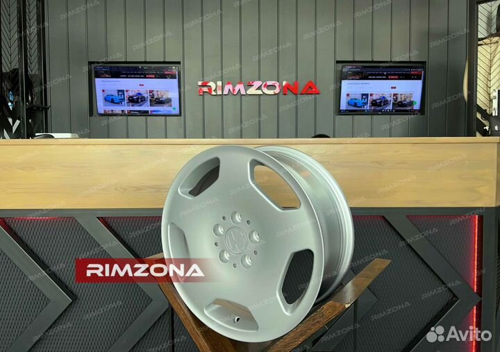 Кованые диски R17 на Volkswagen Caddy