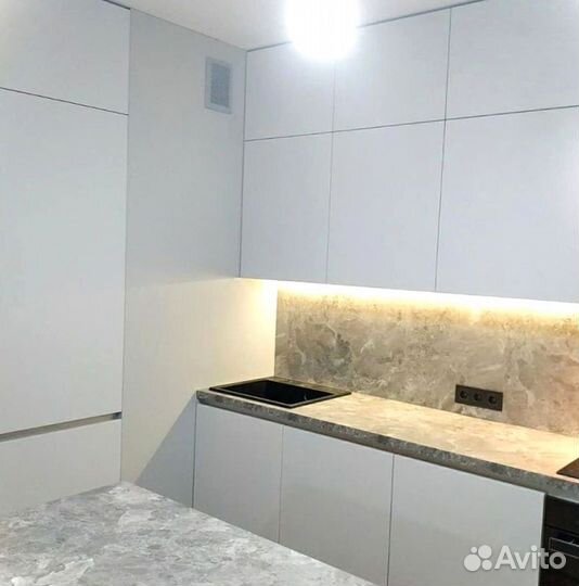 Кухня до потолка