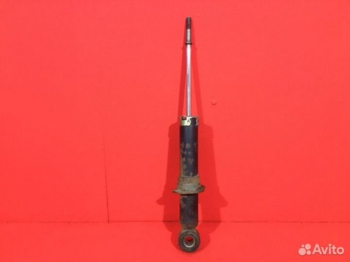 Амортизатор задний Toyota Corolla E12 4zzfe 1.4