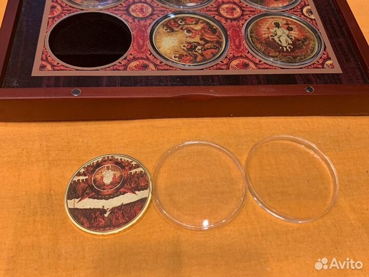 Медали по религиозному сюжету «отче наш»