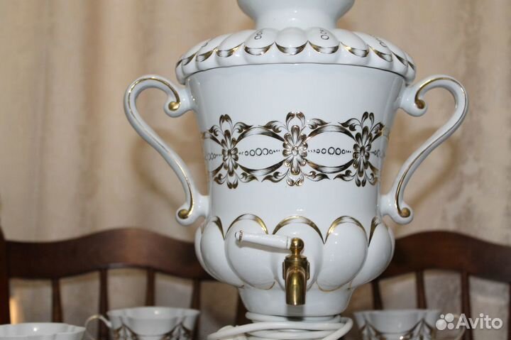 Чайный сервиз с самоваром