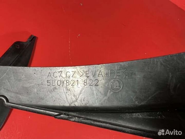 Брызговик задний правый Skoda Yeti 1.2 CBZ 2011