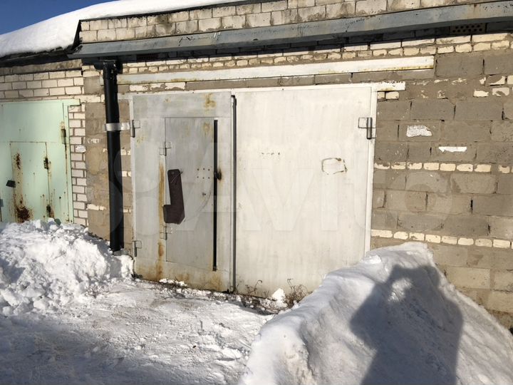 Гараж, > 30 м²