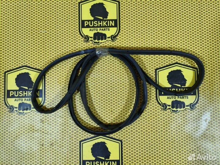 Уплотнитель на дверь передний правый Opel Insignia