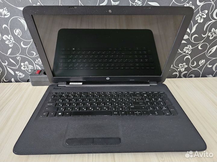 Стильный шустрый HP 15-af158ur в хорошем состоянии