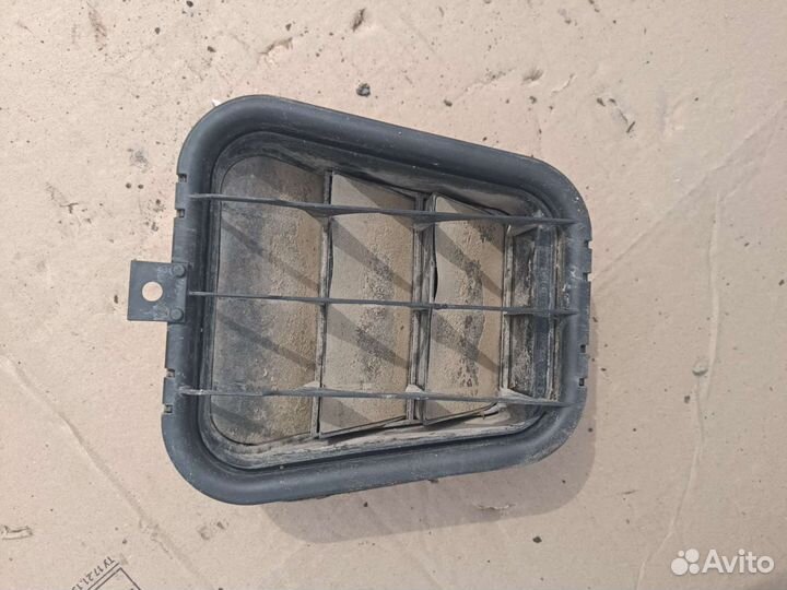 Клапан салона задний правый Audi A4 B7