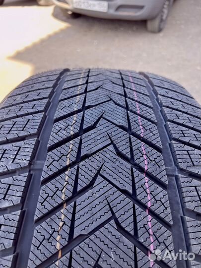 Sonix WinterXPro 999 275/50 R21 122U