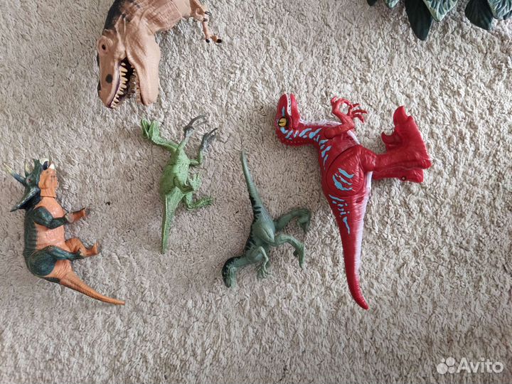 Динозавры игрушки