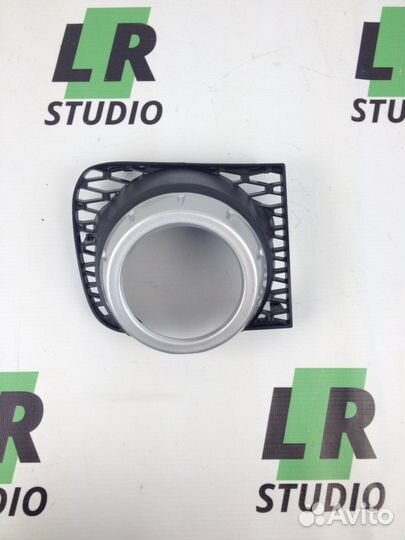 Рамка противотуманной фары RR 2010, левая