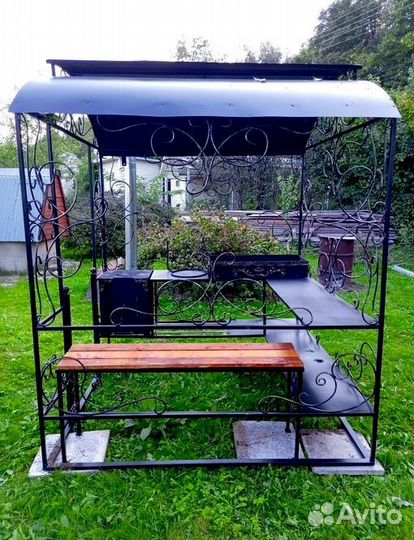 Мангал с крышей