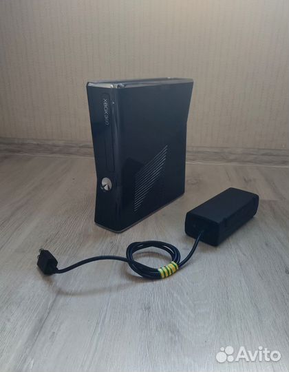 Прошитая Xbox 360 Slim (Freeboot)