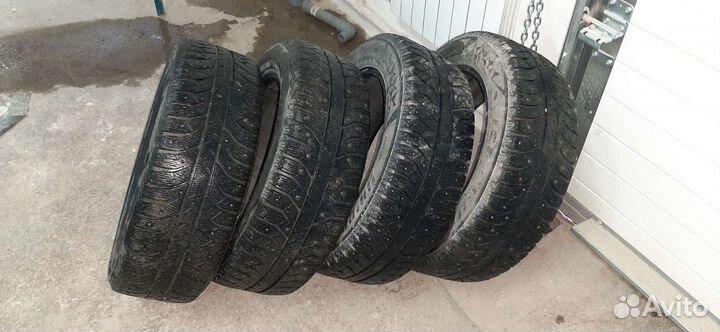 Bridgestone Ice Cruiser 7000 215/60 R17 100T
