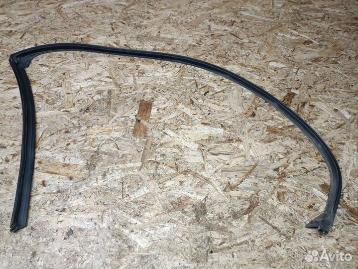 Уплотнитель двери задней левой BMW e39 M57