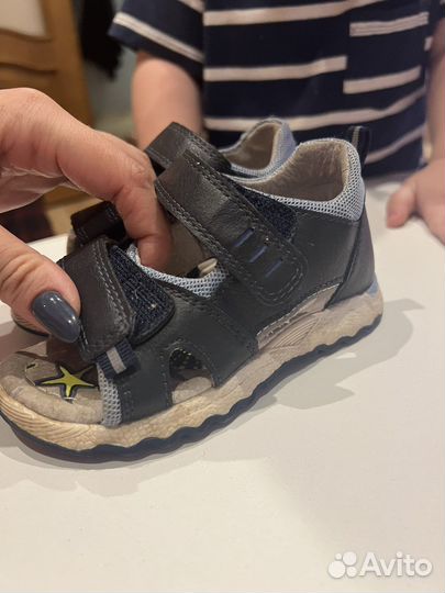 Сандалии детские 24