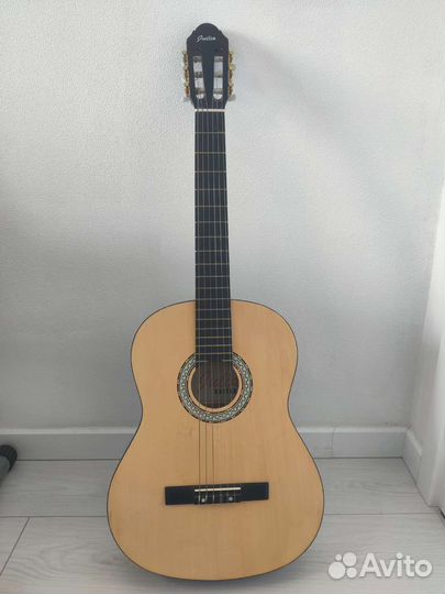 Акустическая гитара