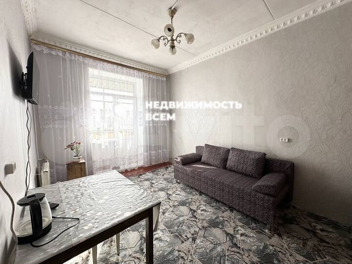 Комната 14 м² в 5-к., 4/4 эт.