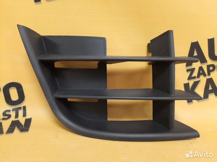 Решетка RH бампера Skoda Fabia 2010-2014