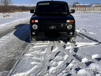 разобранная нива в гараже. в гараже стояли 7 машин нива и 5 машин лада. лада нива старая гараж. нива тонированная в гараже. в гараже стояли 7 машин нива.