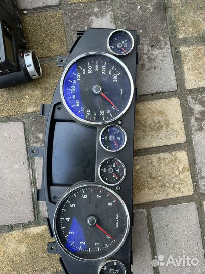 Щиток приборов touareg GP 2008г цветной