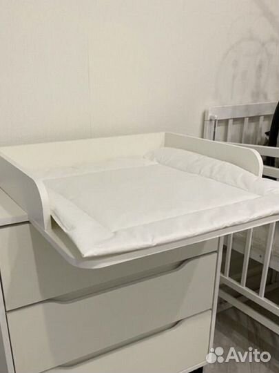 Пеленальный столик с матрасом на комод