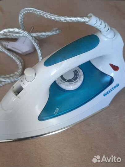 Утюг Wellton новый