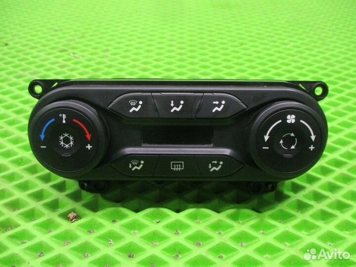 Блок управления климатической установкой LADA Vest