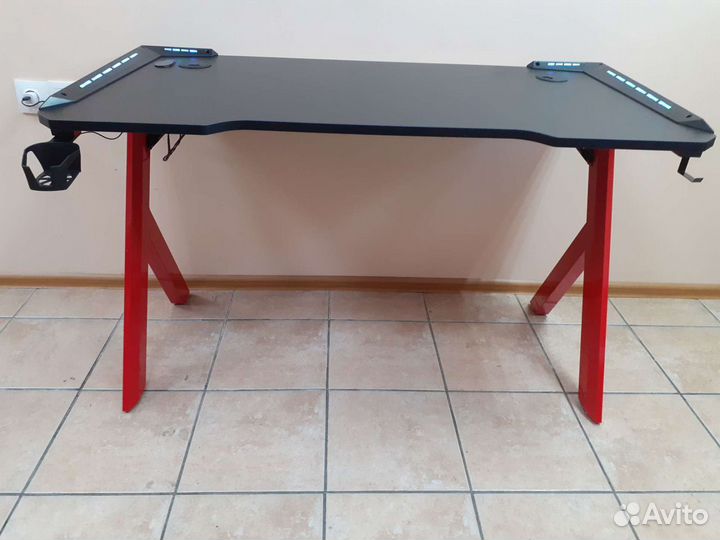 Геймерский игровой стол Крутой