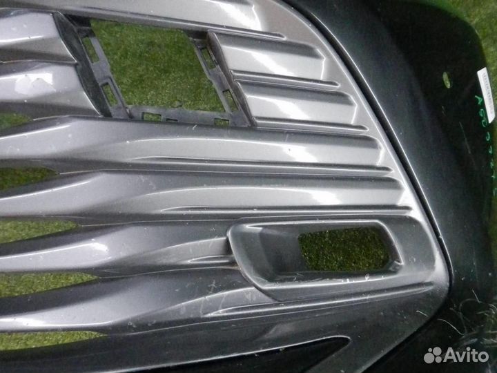 Бампер передний Toyota Camry