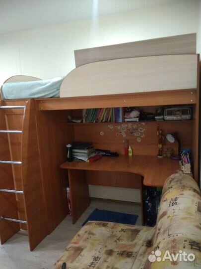 Продам кровать двухъярусную детскую