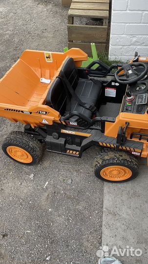 Детский электромобиль