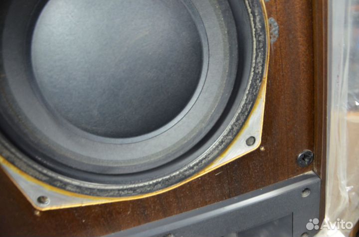 Колонки напольные Radiotechnica S-90D с грилями