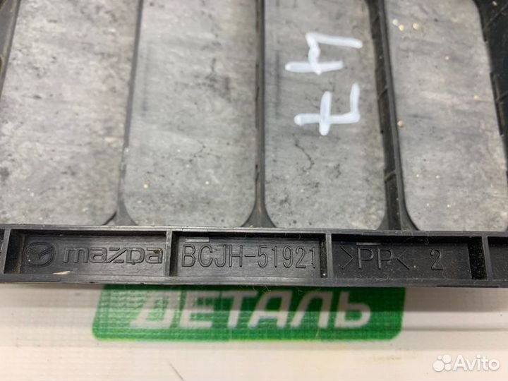 Решетка вентиляционная задняя Mazda Cx-30