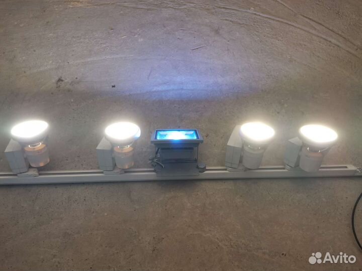 Трековые светильник lug robin