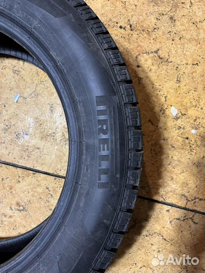 Pirelli Ice Zero FR 225/55 R17 101H