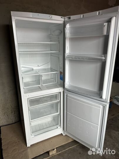 Холодильник бу indesit