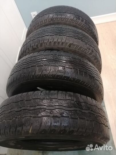 Bridgestone Dueler H/T 687 225/70 R16