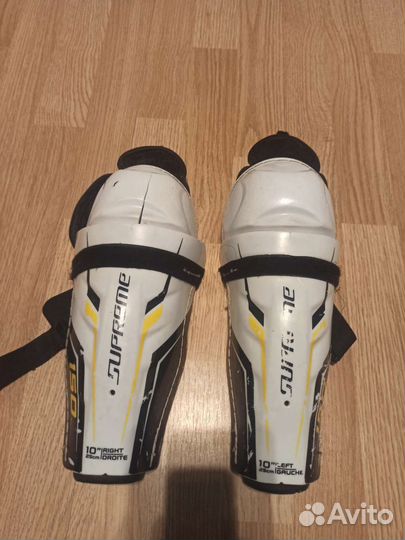 Хоккейные вещи:шорты, нагрудник, коньки, клюшка