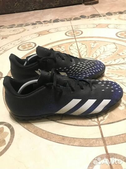 Футбольные бутсы Predator Freak