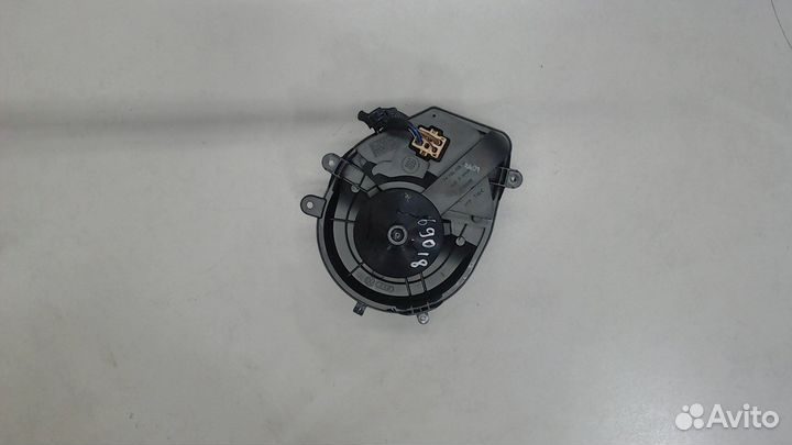 Двигатель отопителя Volkswagen Passat 5, 2001