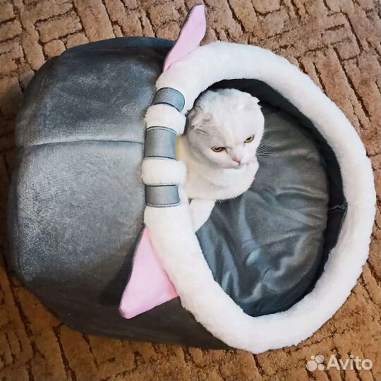 Лежанка для кошек