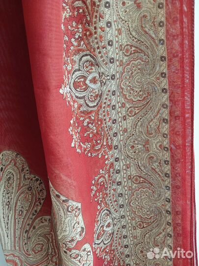 Широкий шелковый шарф