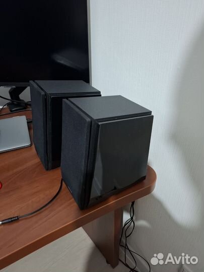 Edifier R1800Tiii