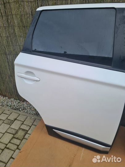 Дверь задняя левая mitsubishi outlander III