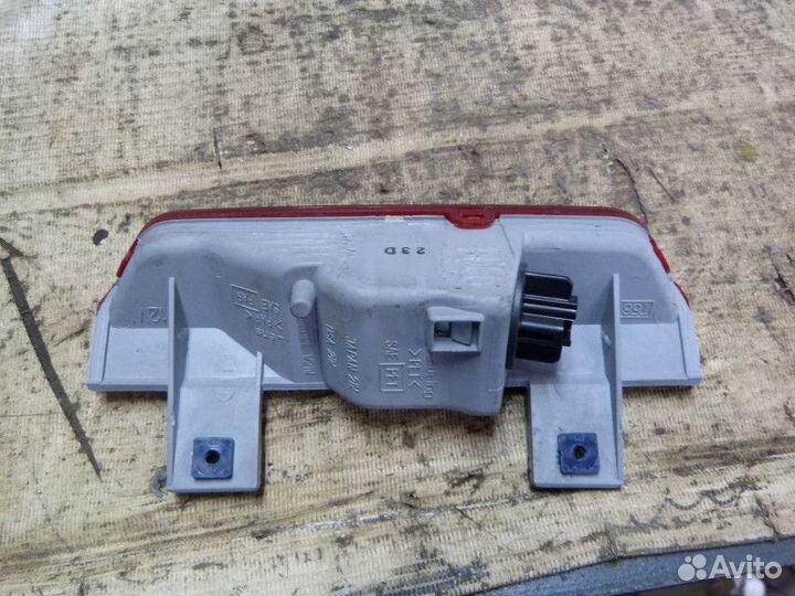 Фонарь задний (стоп сигнал) Toyota RAV 4 2000-2005