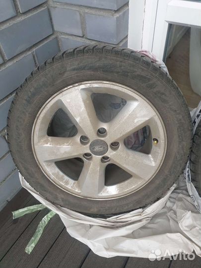 R16 Pirelli Formula Ice 205/55, PCD 5x108 DIA 63.3