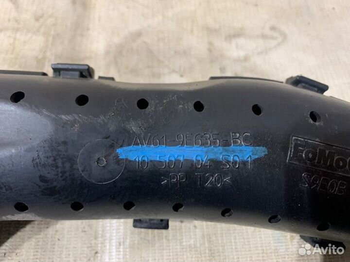 Воздухозаборник (наружный) ford Focus III 2011-201