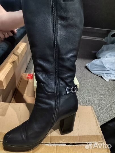 Зимние женские сапоги